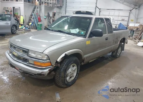 1999 Chevrolet S-10 Ls из США, поврежденный, VIN 1GCDT19X8X8133115